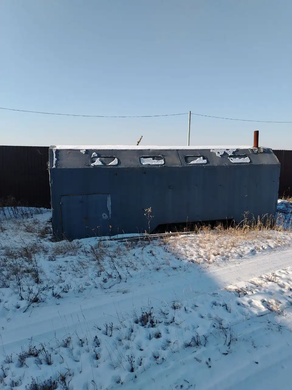 Продажа бетономешалки и вагончика-кунга для строителей