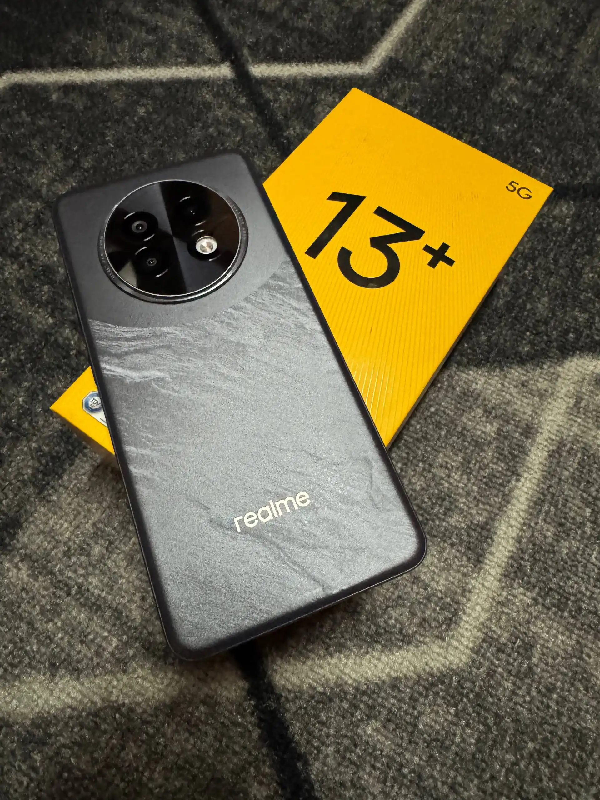 Продается Realme 13 Plus 5G 256/12