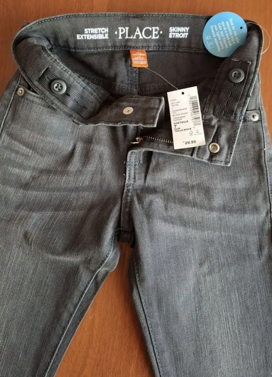 Джинсы фирменные новые для мальчика