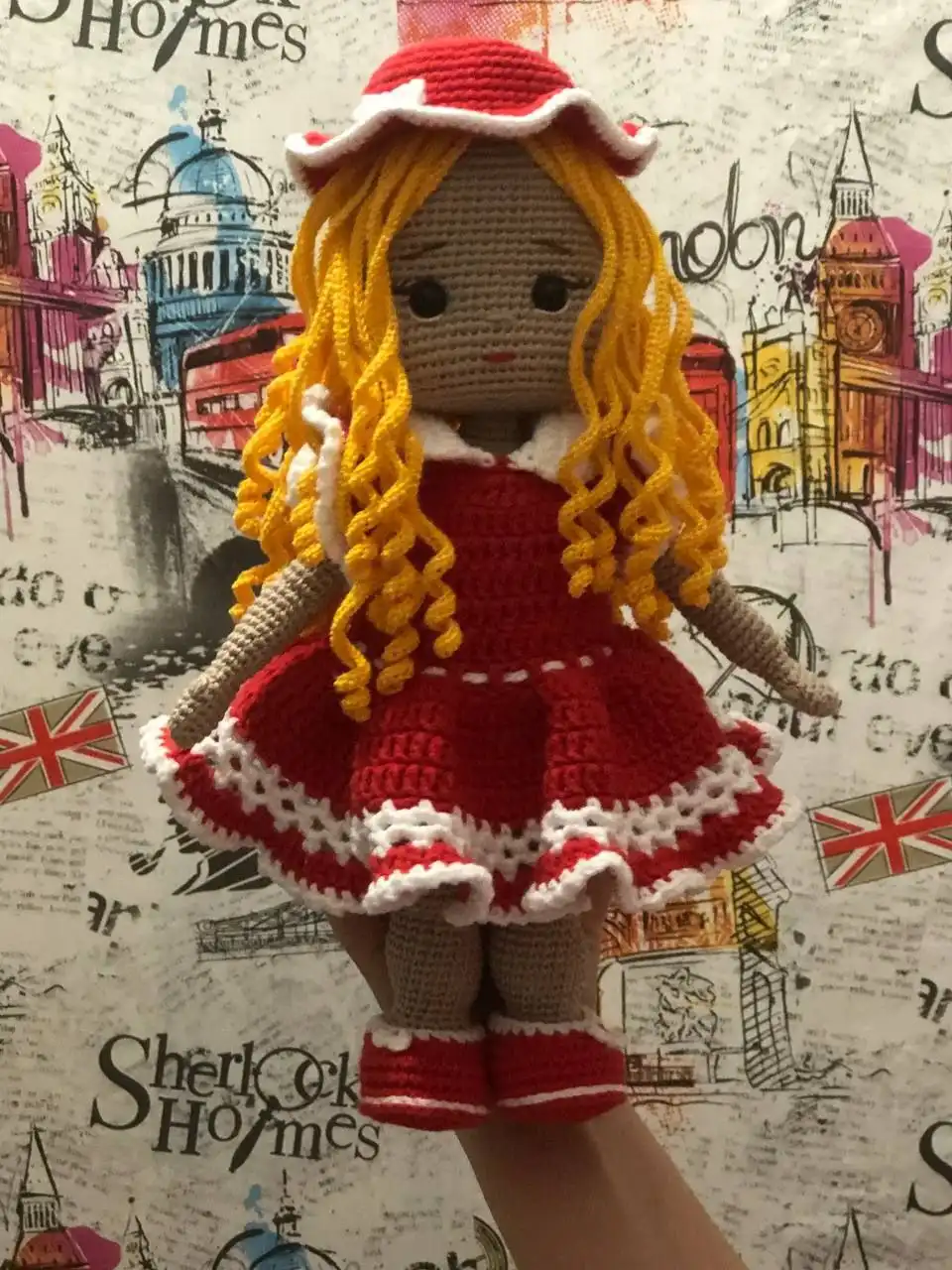 Продажа вязаной куклы