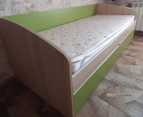 Продажа кровати в связи с переездом - Мебель в Чита