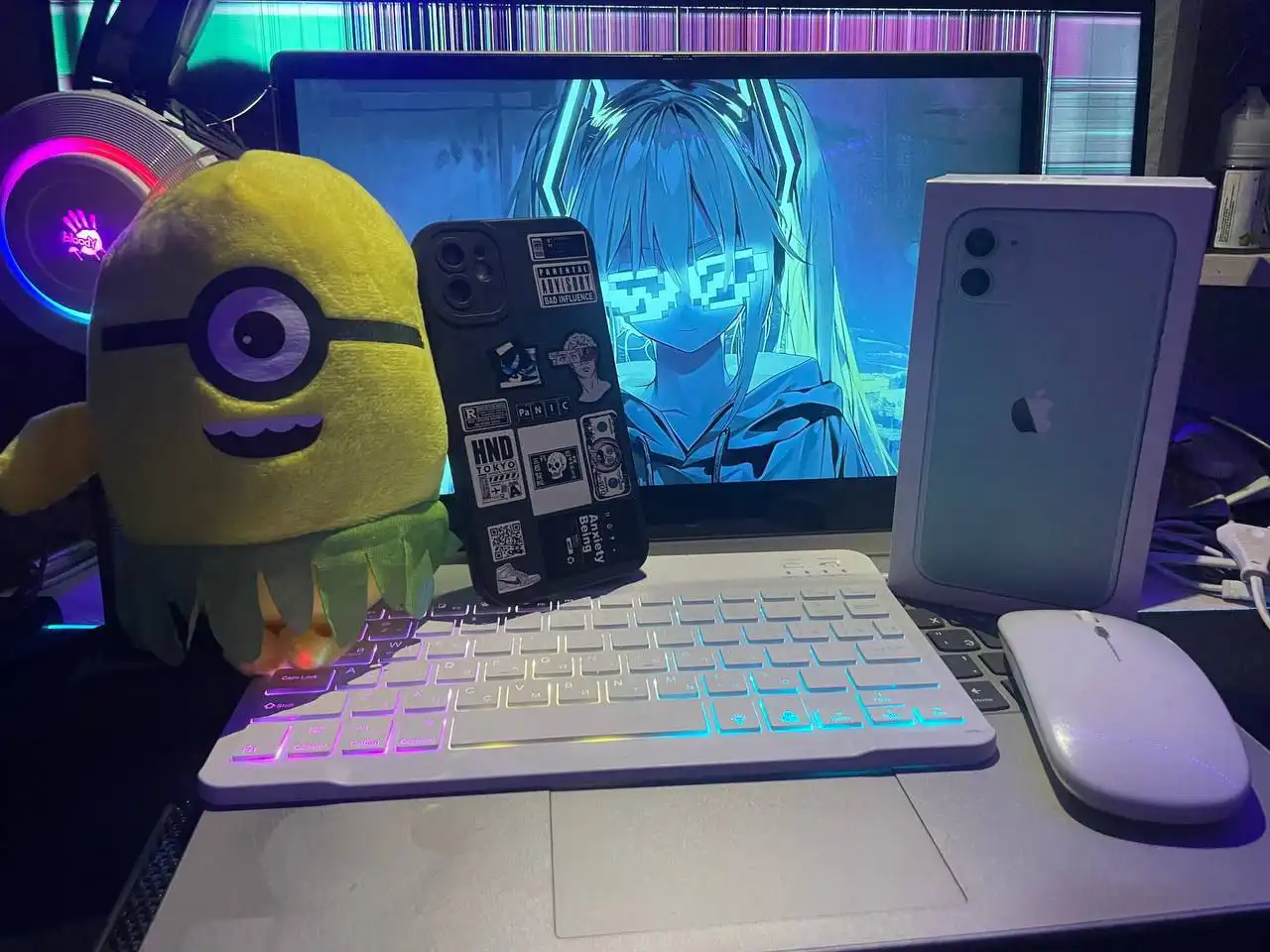 Продам комплект: Ноутбук Lenovo ITPad и iPhone 11 64 GB - Электроника в Чита