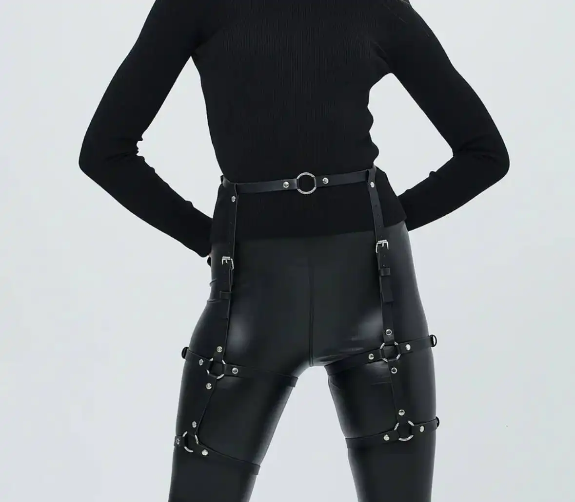 Продам портупею, маску, крылья и туфли - Одежда в Чита