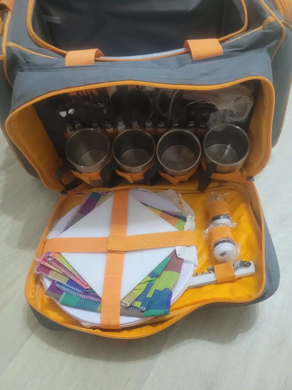 Продам термосумку походную с набором посуды - Туризм и походы (Хобби и отдых) в Чита