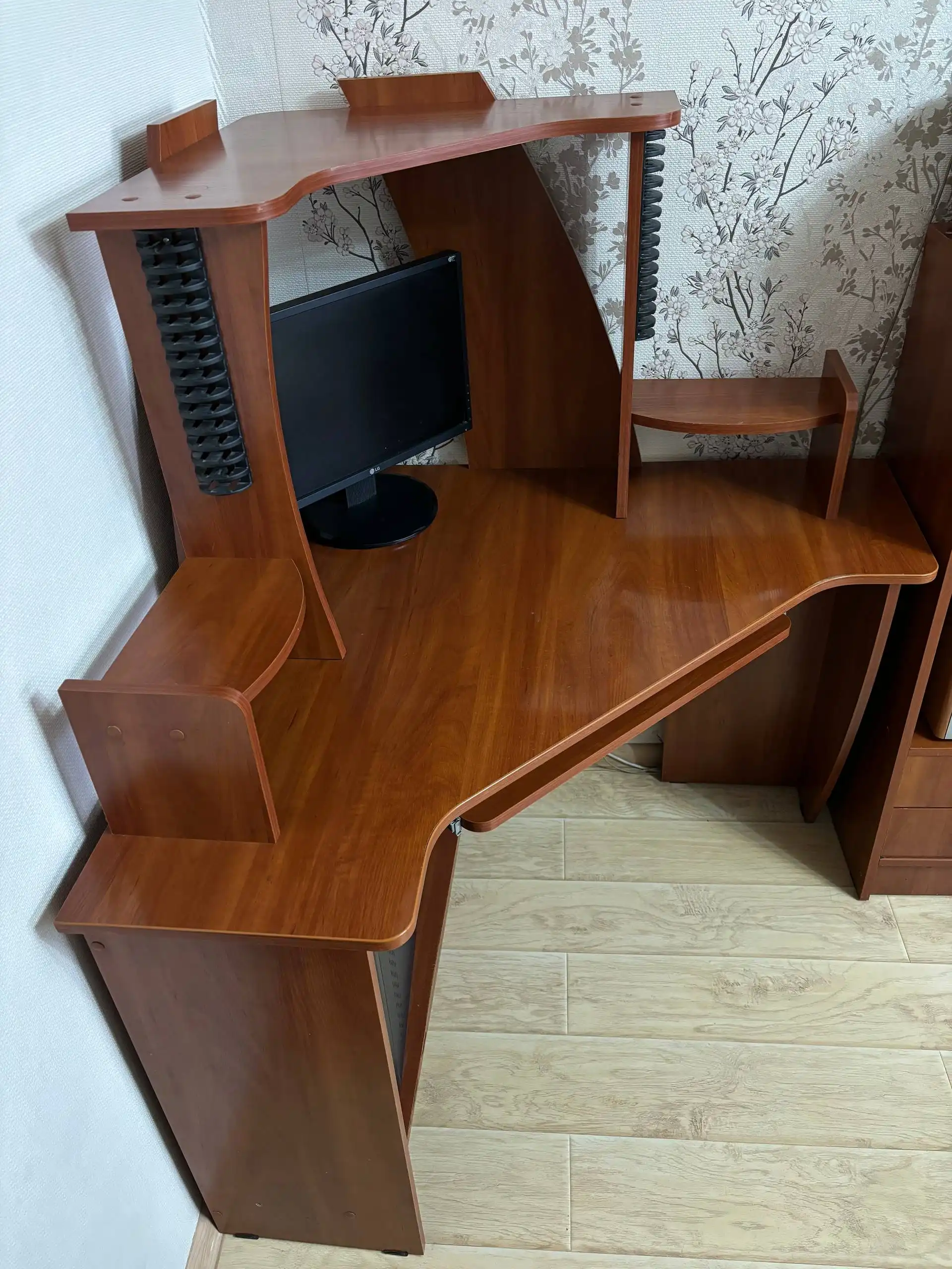 Продам рабочий стол идеальное состояние - Для дома и дачи в Чита