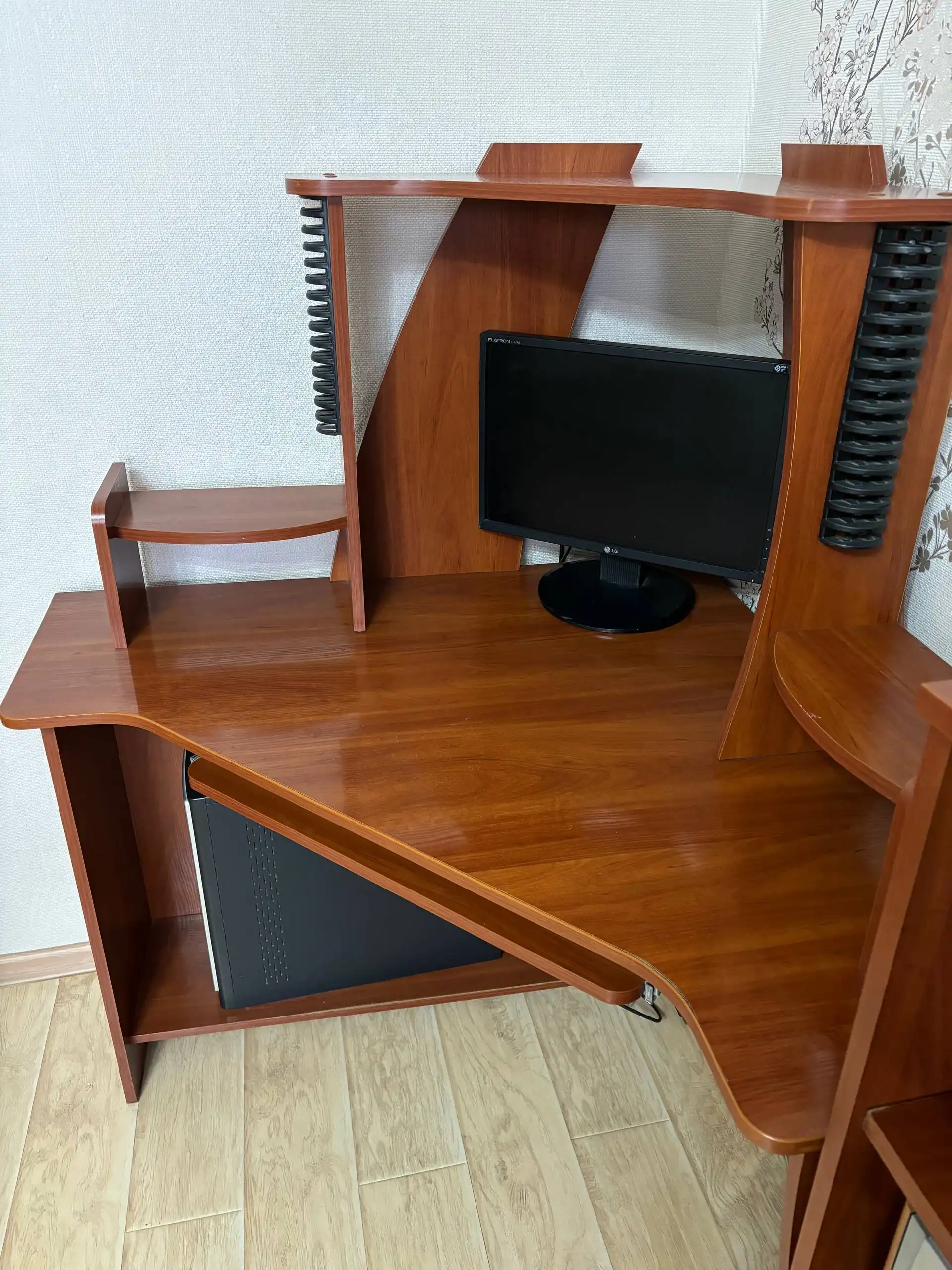 Продам рабочий стол идеальное состояние - Для дома и дачи в Чита