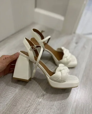 Босоножки б/у 38 размер - Вторая рука в Чита