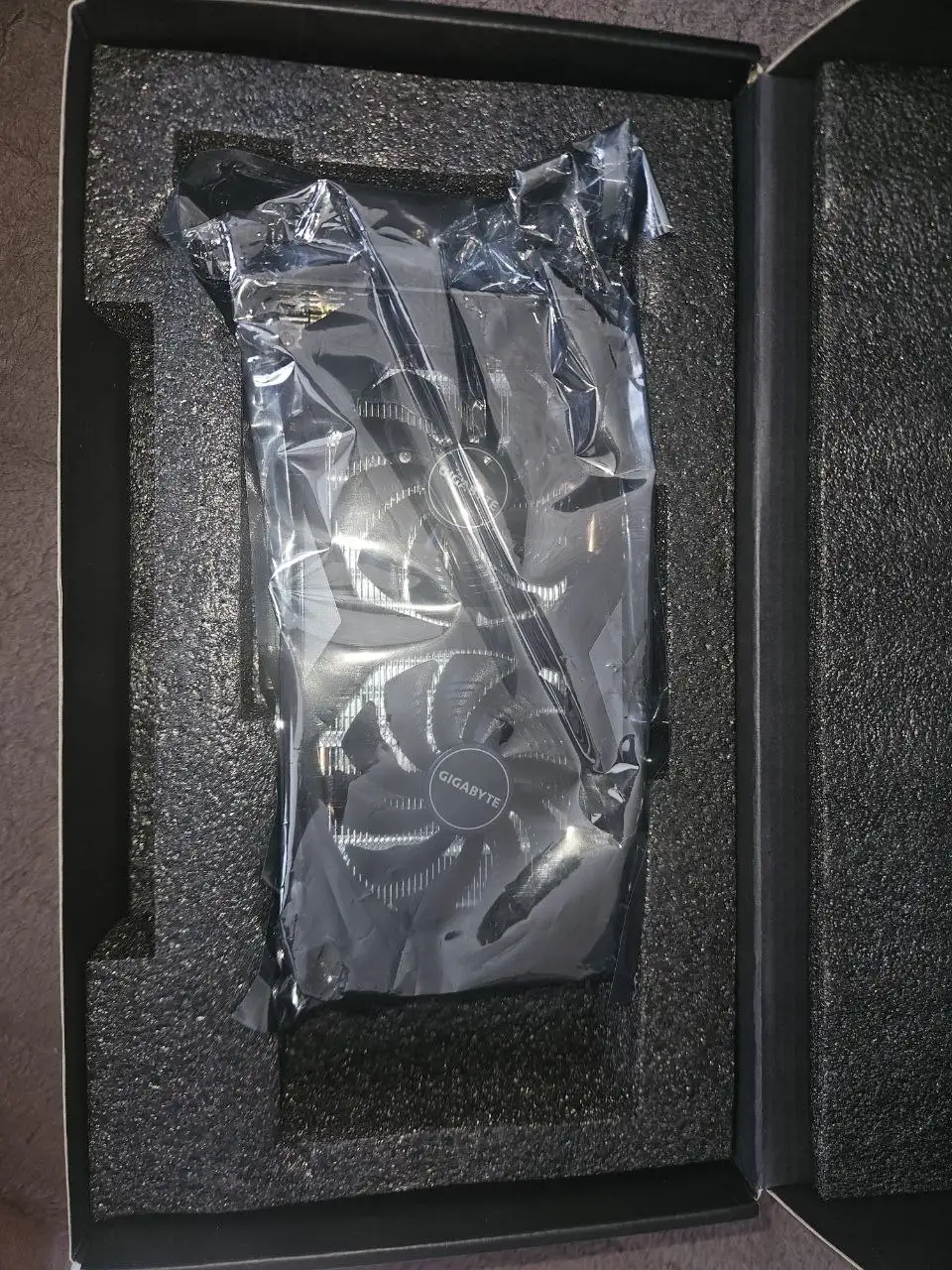 Продам мощную видеокарту 1660 super Gigabyte - Видеокарты (Электроника) в Неизвестно