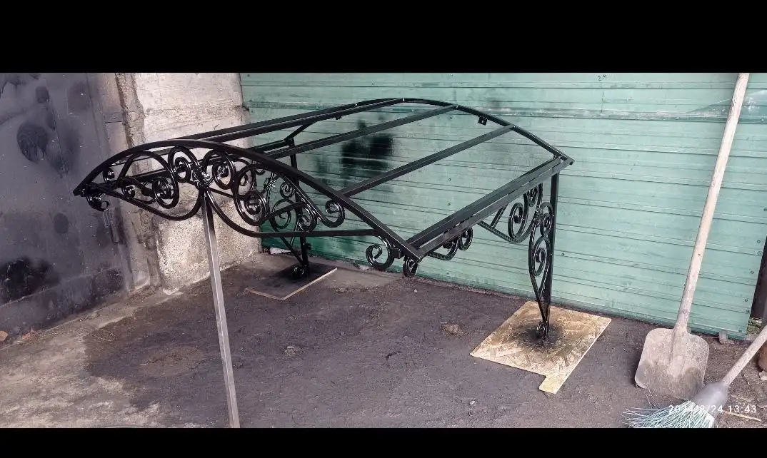 Продам козырёк на входную дверь - Двери и аксессуары (Для дома и дачи) в Чита