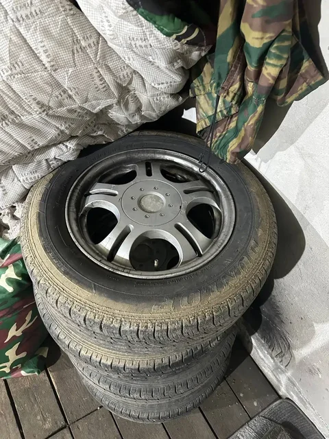 Продам резину R15 205/65/15 Dunlop - Колесные проставки в Чита