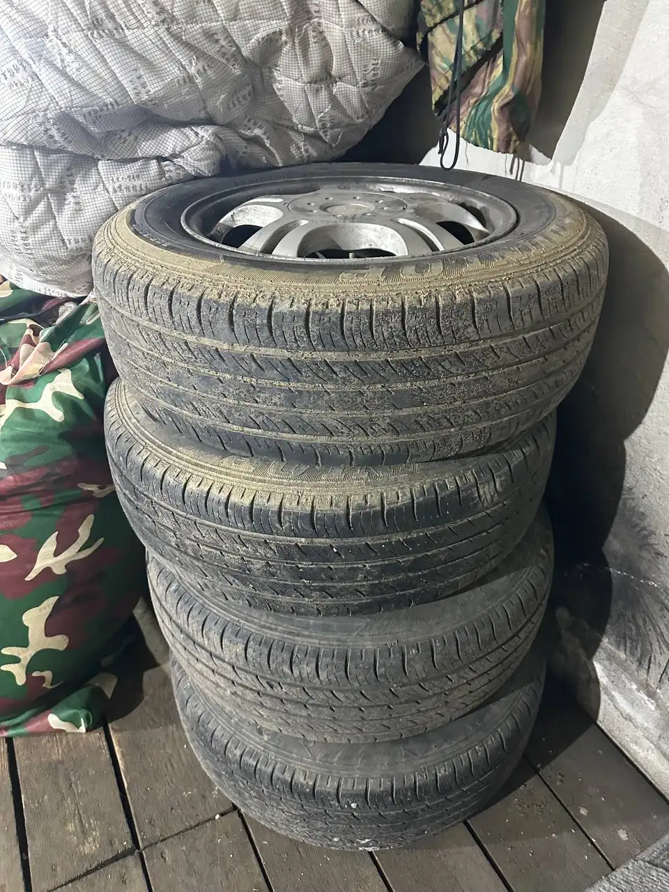 Продам резину R15 205/65/15 Dunlop - Шины и диски (Запчасти) в Чита