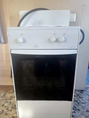 Продам двухкомфорочную газовую плиту с духовым шкафом - Ворота в Чита