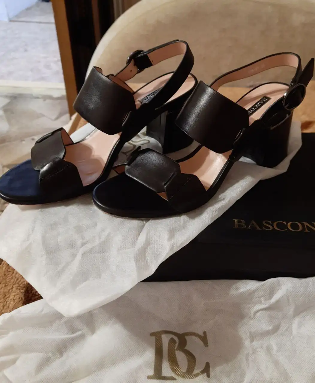 Продам новые босоножки Баскони 38 размера - Обувь (Одежда) в Чита