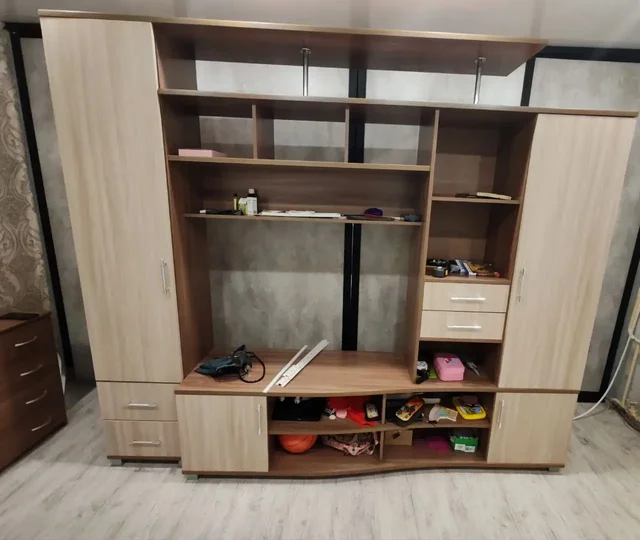 Продам стенку-горку б/у ясень шимо - частное объявление в Неизвестно