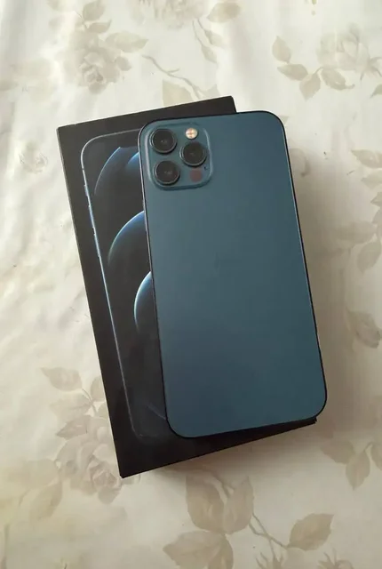 iPhone 12 Pro 128 ГБ в отличном состоянии - Смартфоны в Чита