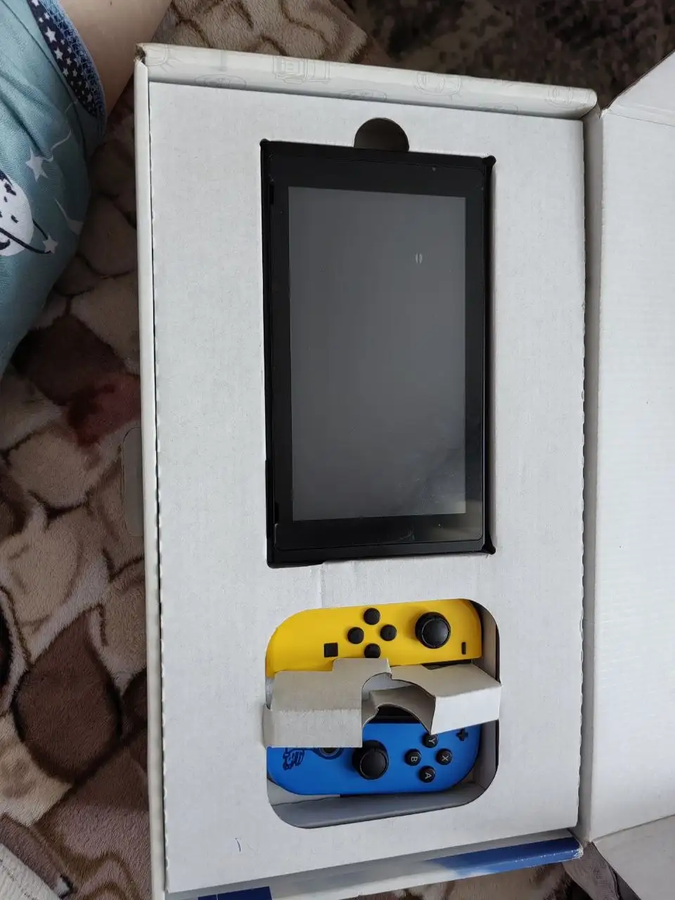 Продам Nintendo Switch 32+128 прошитую - Игровые консоли (Электроника) в Неизвестно