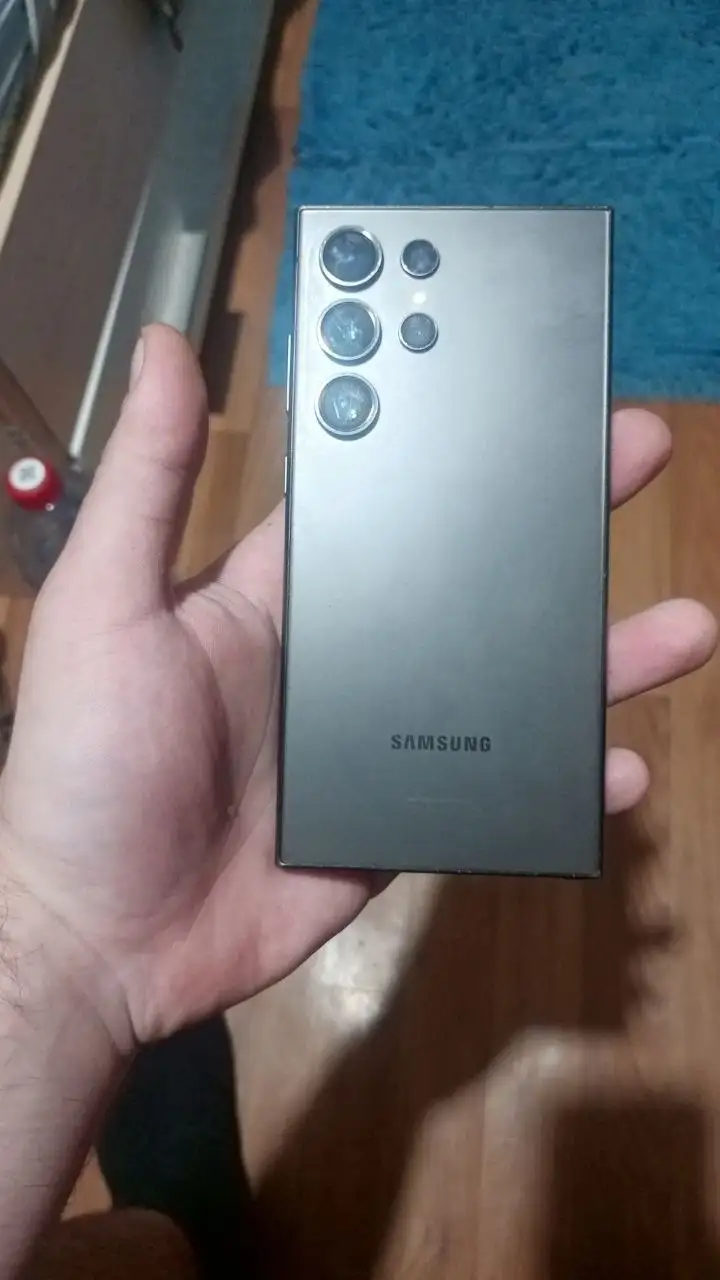 Продам Samsung S24 Ultra 512/12 с повреждением экрана - Смартфоны (Электроника) в Чита