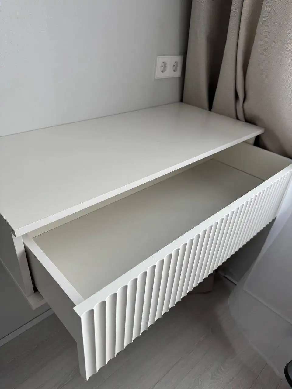 Продам туалетный столик подвесной - Мебель (Для дома и дачи) в Неизвестно