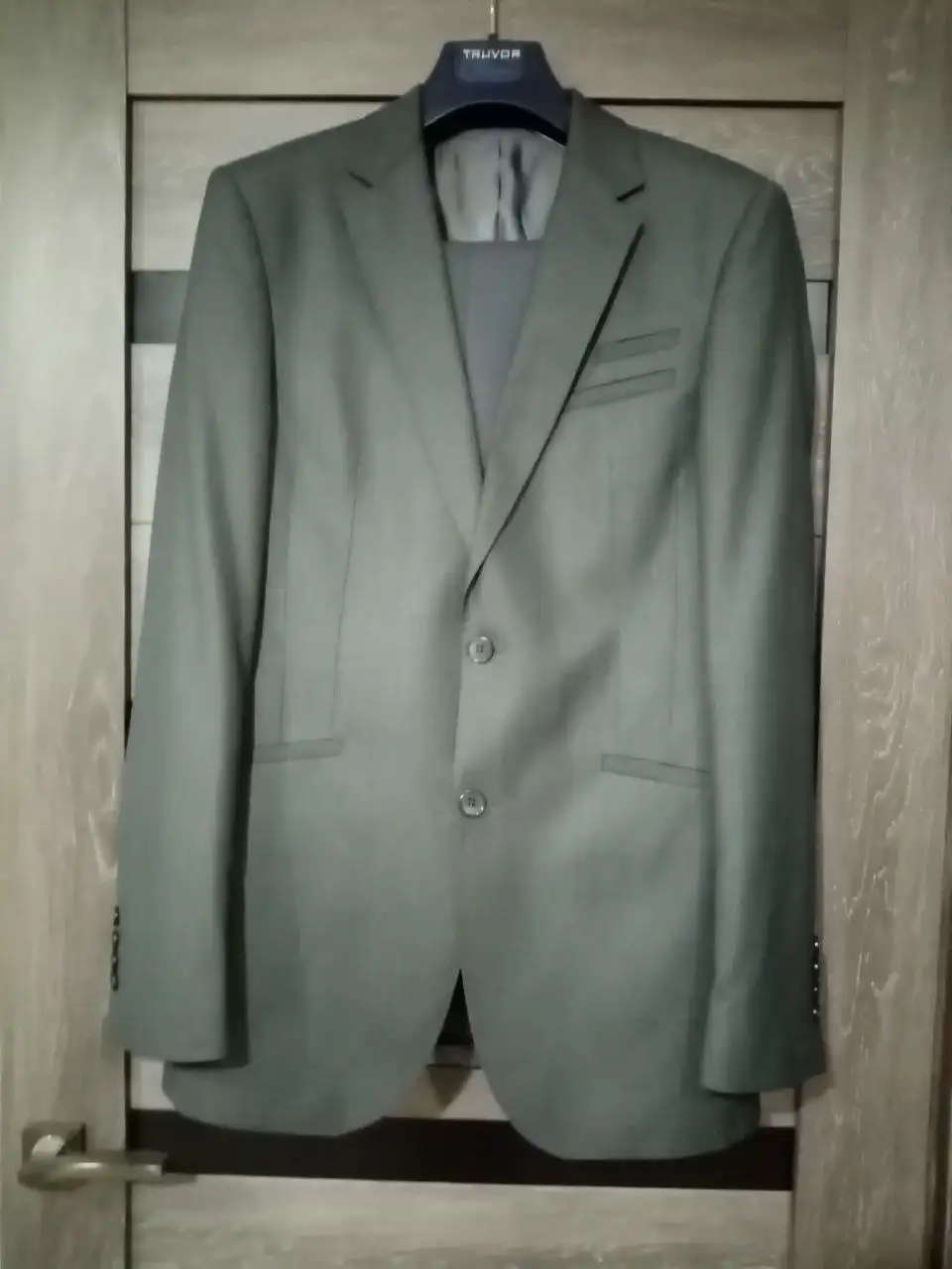 Продам костюм на высокого молодого человека - Мужская одежда (Одежда) в Чита