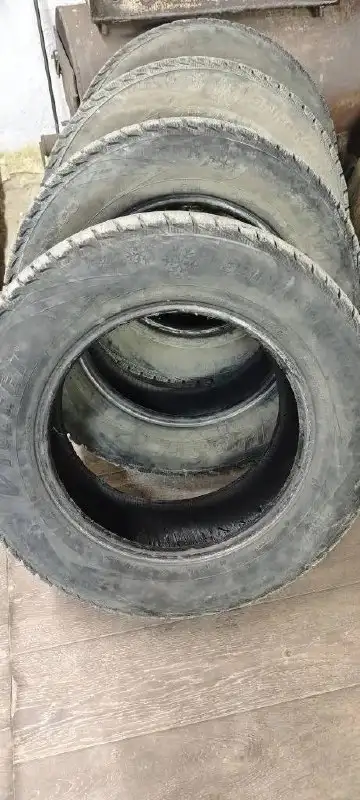Продам зимнюю резину Viatti BRINA NORDICO 205/65 R15 - Шины и диски (Авто) в Айхал