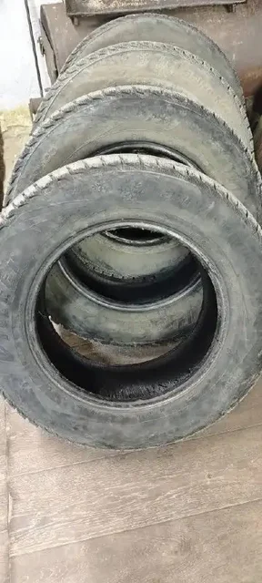 Продам зимнюю резину Viatti BRINA NORDICO 205/65 R15 - Авто в Айхал