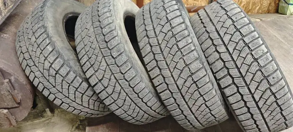 Продам зимнюю резину Viatti BRINA NORDICO 205/65 R15 - Шины и диски (Авто) в Айхал