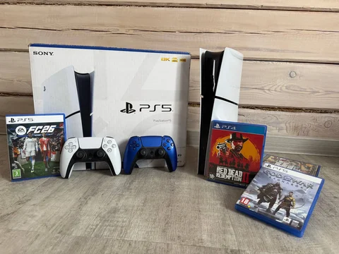 PlayStation 5 Slim 1TB с двумя геймпадами и играми - Мобильные телефоны в Чита