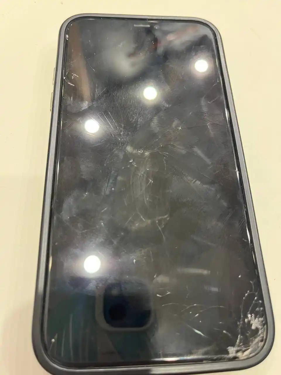 Отдаю айфон 11 - Электроника в Казань