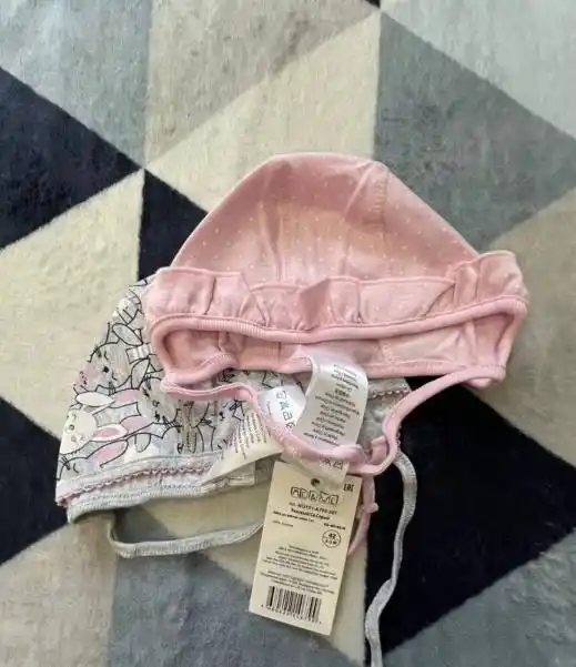 Шапочки новые - Одежда в Казань