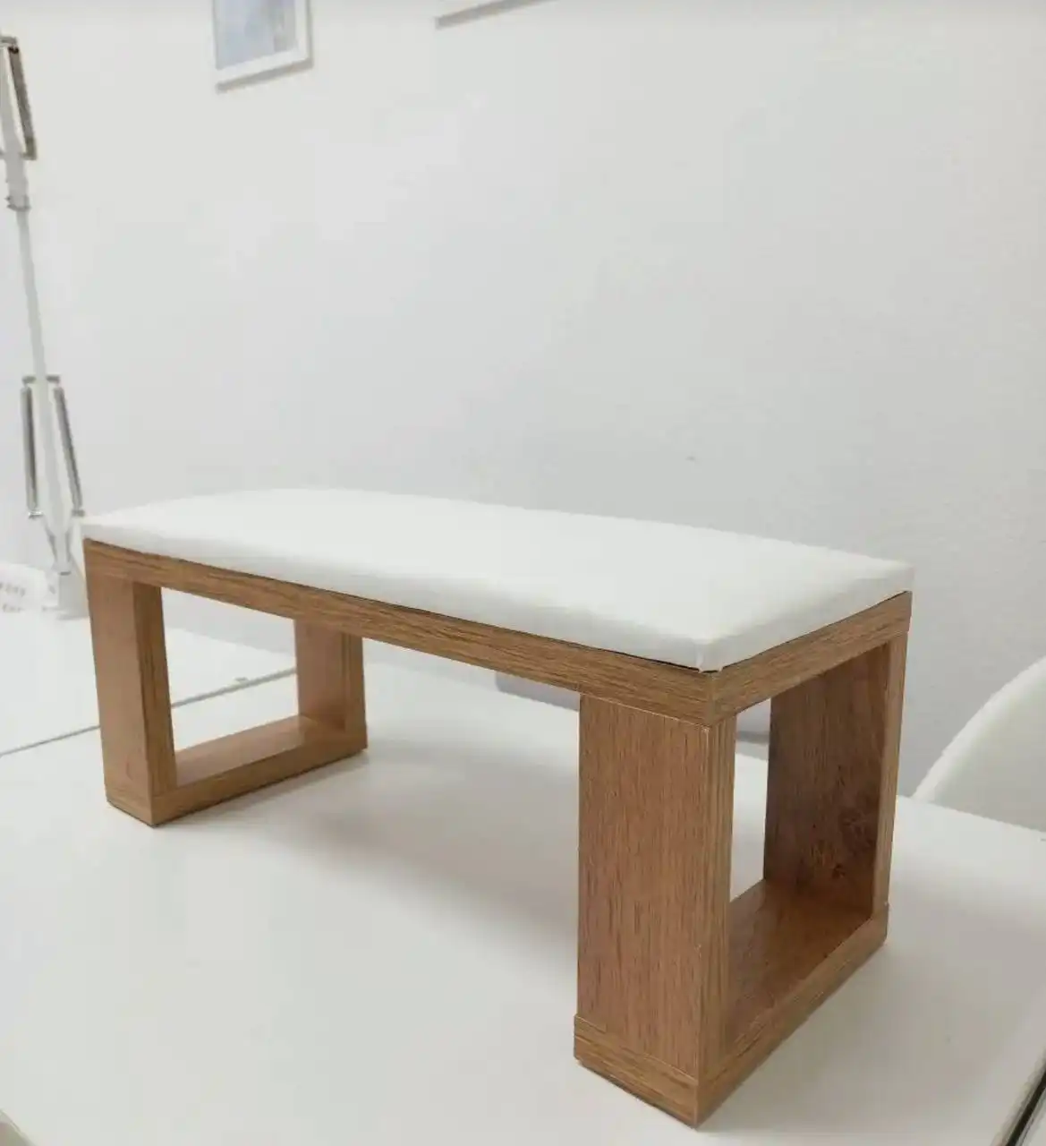 Продажа маникюрных подставок