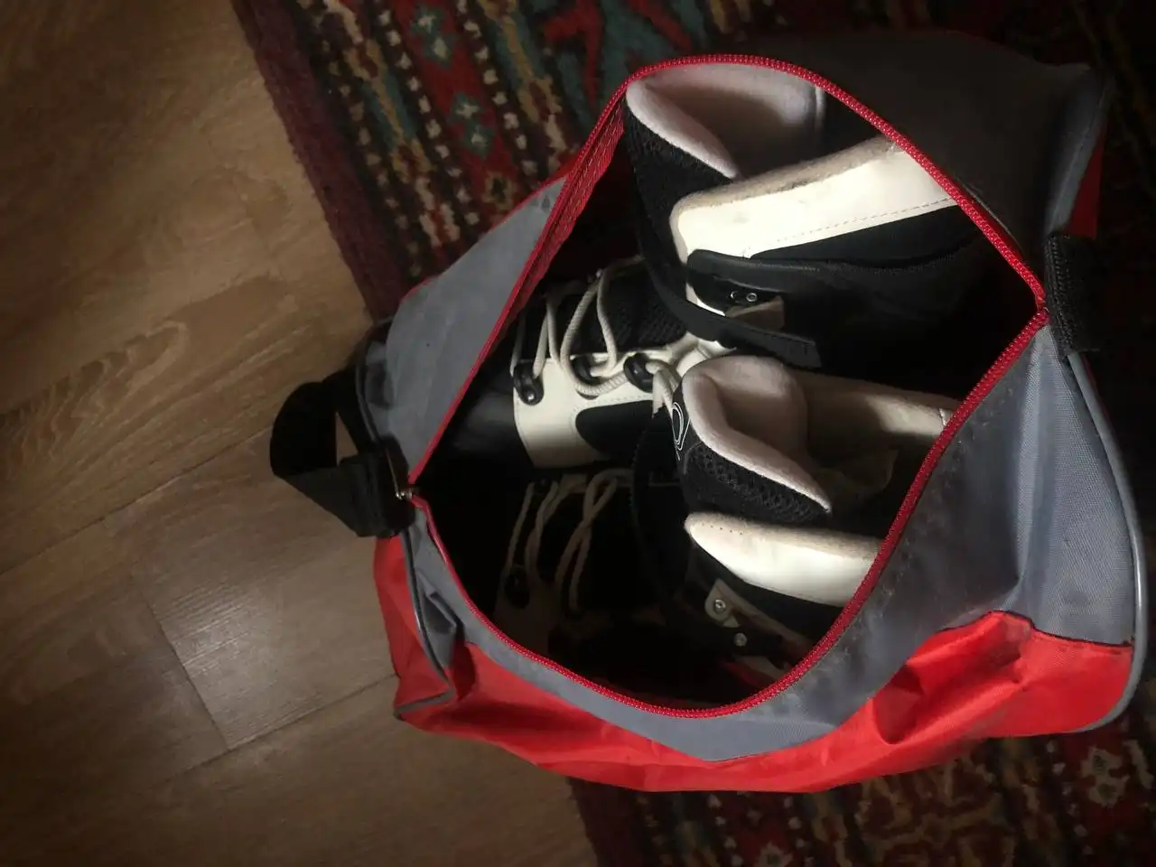 Продам коньки 42-43 размер