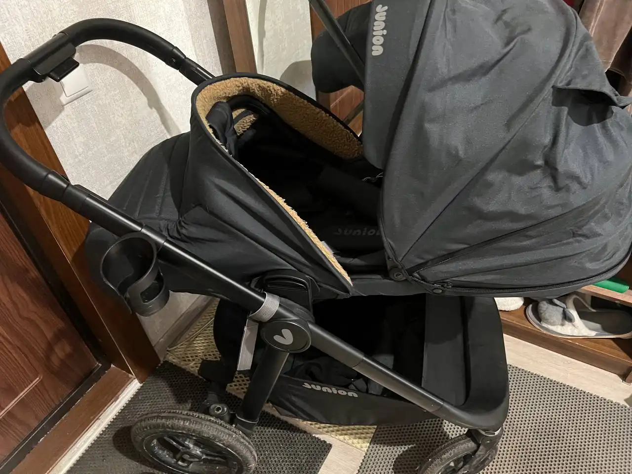 Коляска Junion 2в1 серого цвета с аксессуарами