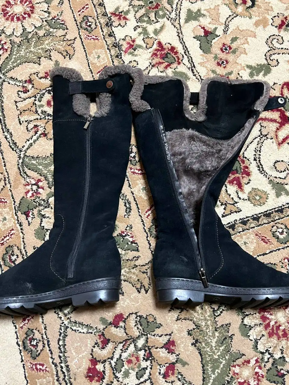 Продажа женских сапог б/у