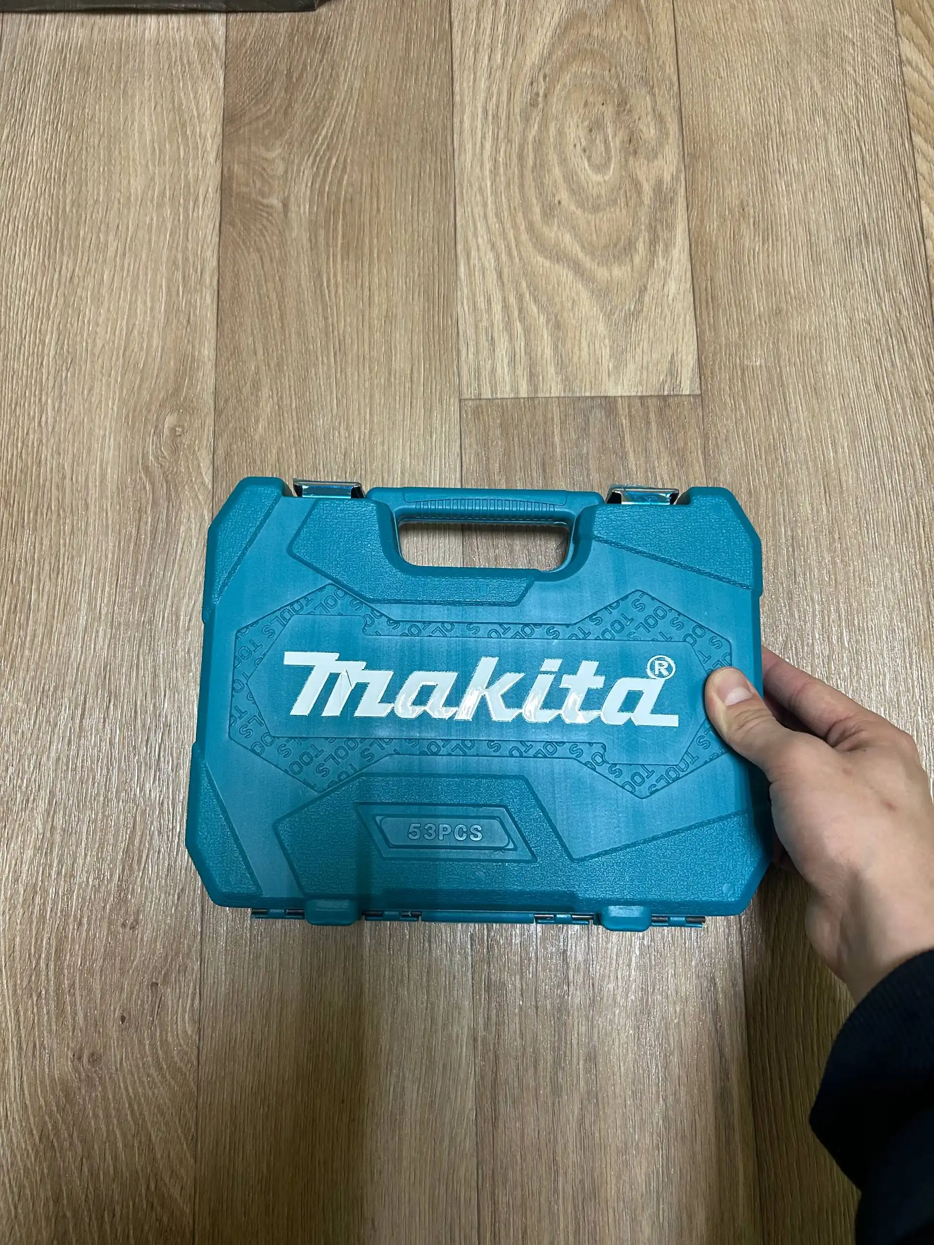 Продажа наборов инструментов