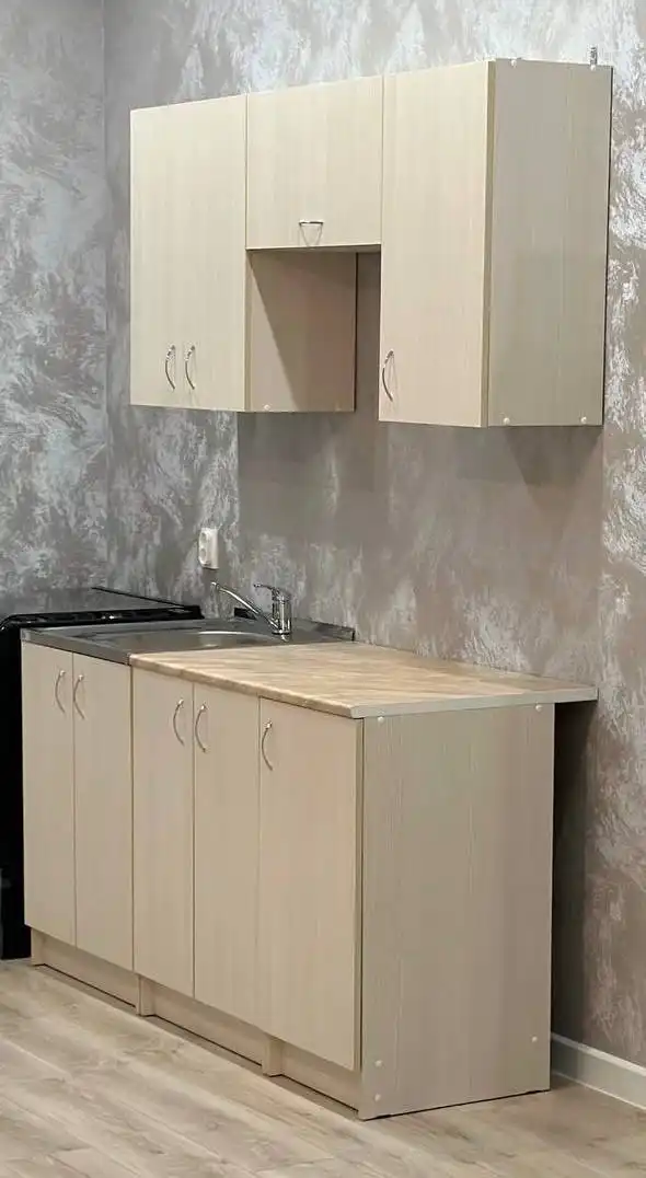 Продам кухню 160 см с раковиной и смесителем