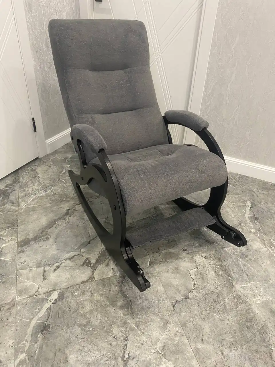 Кресло качалка в идеальном состоянии