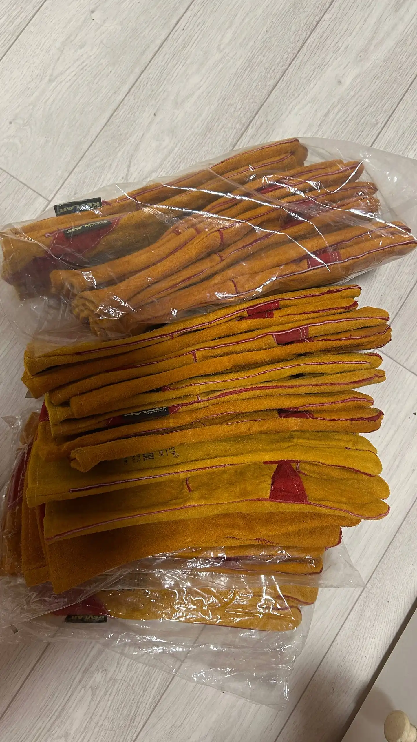 Продаются летние краги сварщика