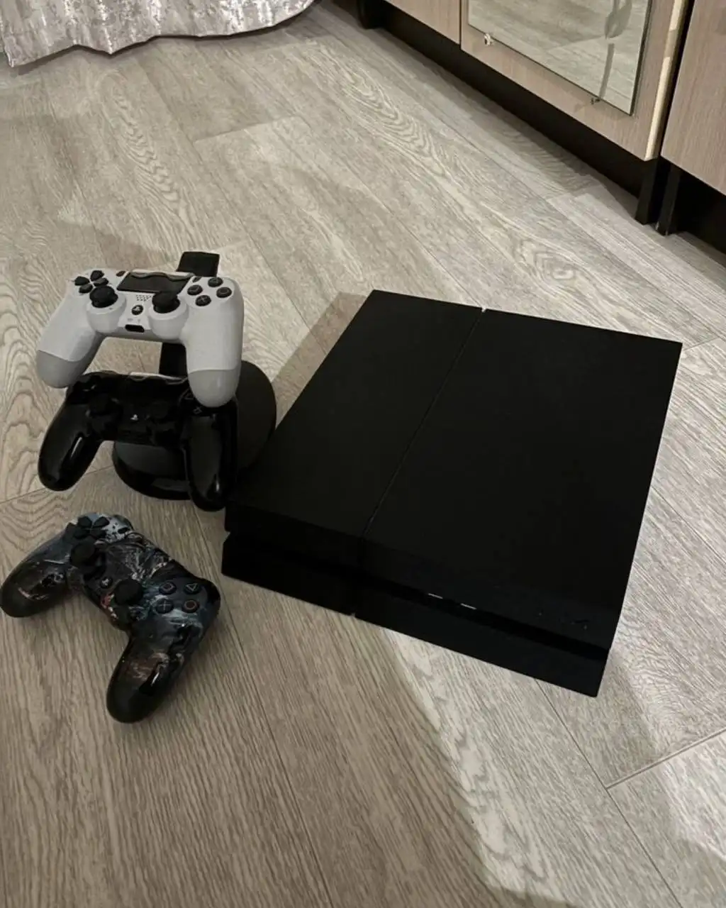 PlayStation 4 FAT 1000 ГБ с аксессуарами