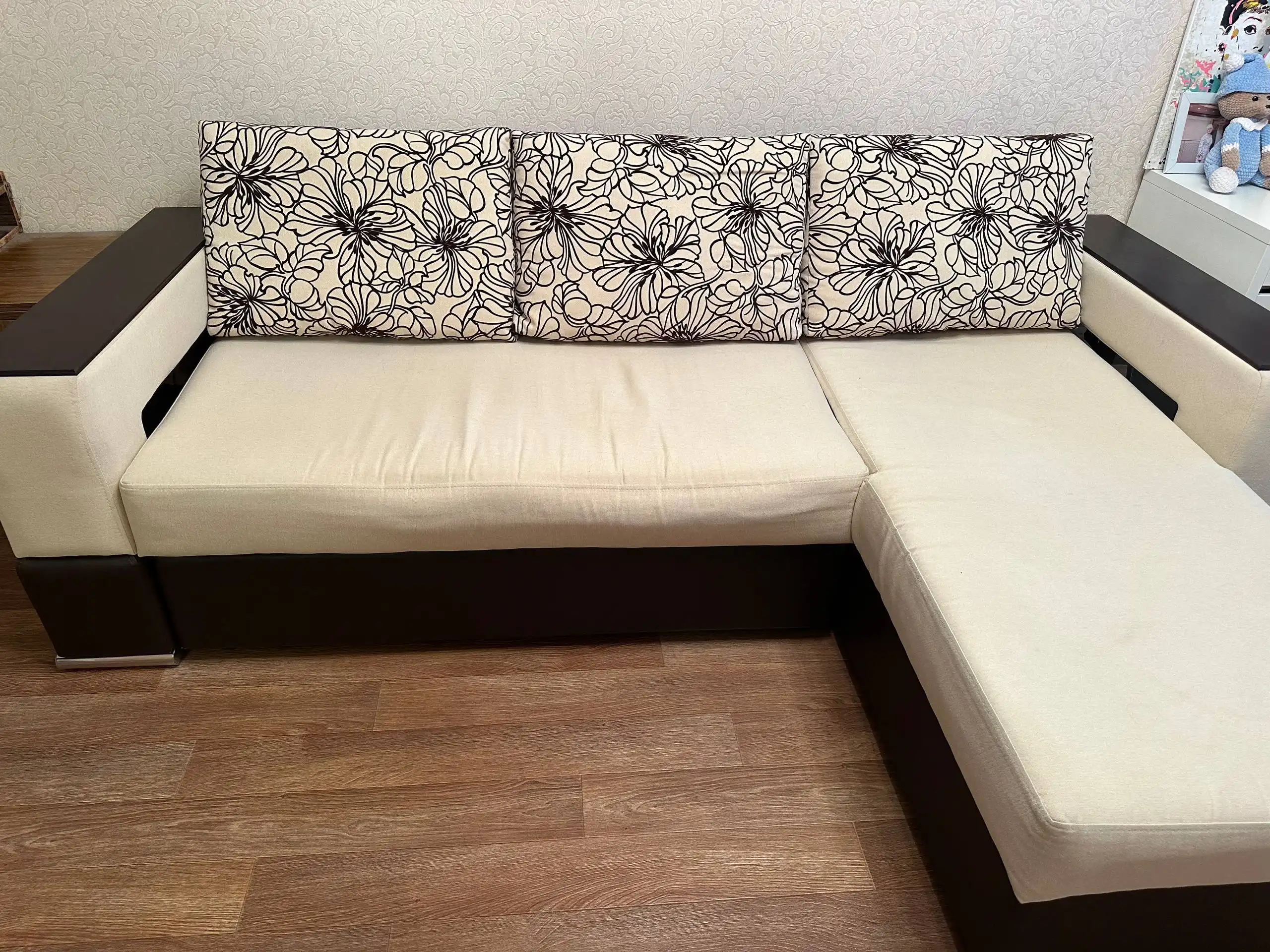 Диван-кровать угловой