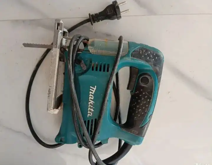 Продам лобзик Макита