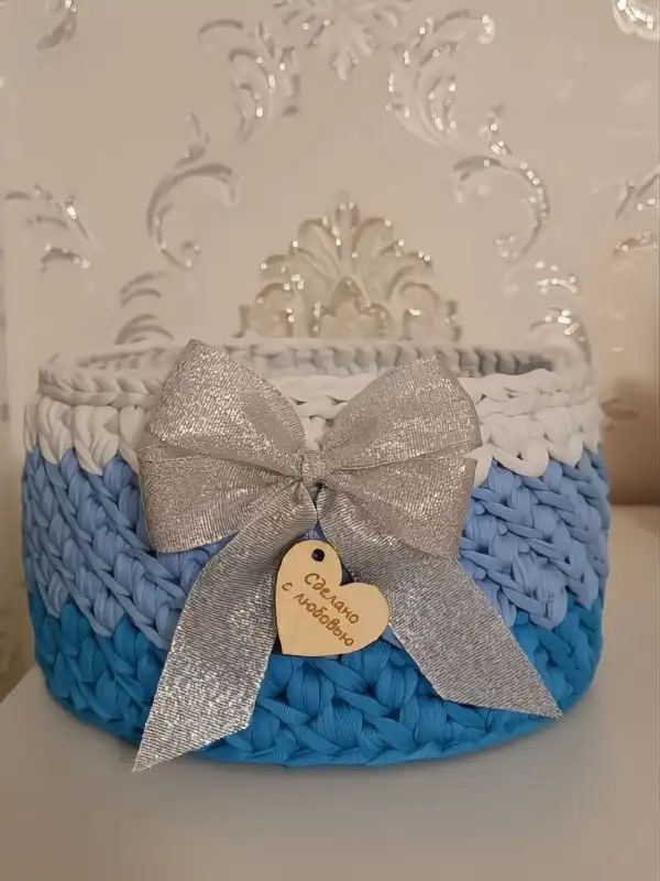 Трикотажная корзина голубая