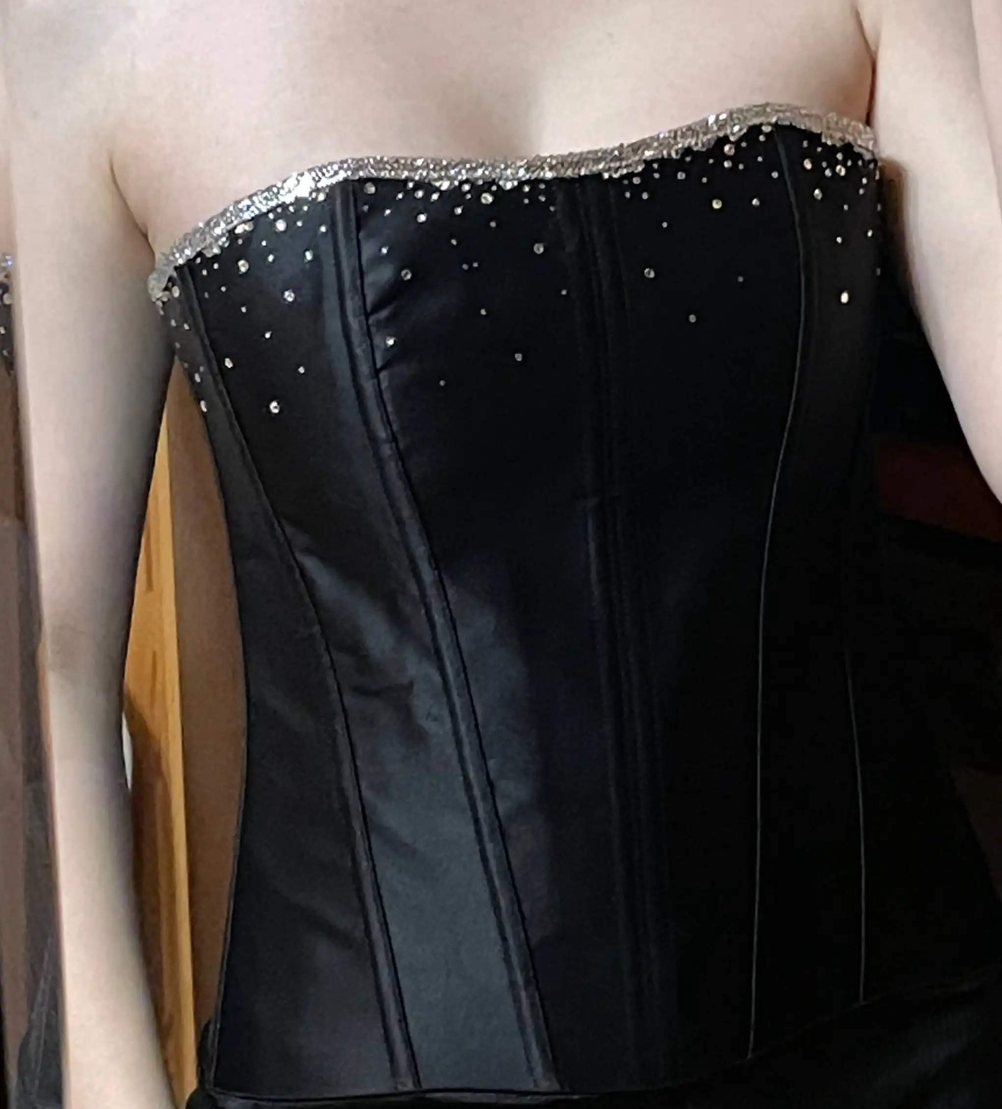 Черный корсет ручной работы