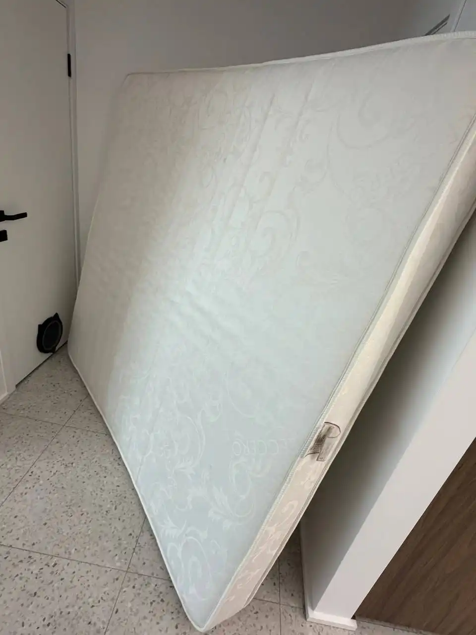 Продам ортопедический матрас LEGGERO L 5-2