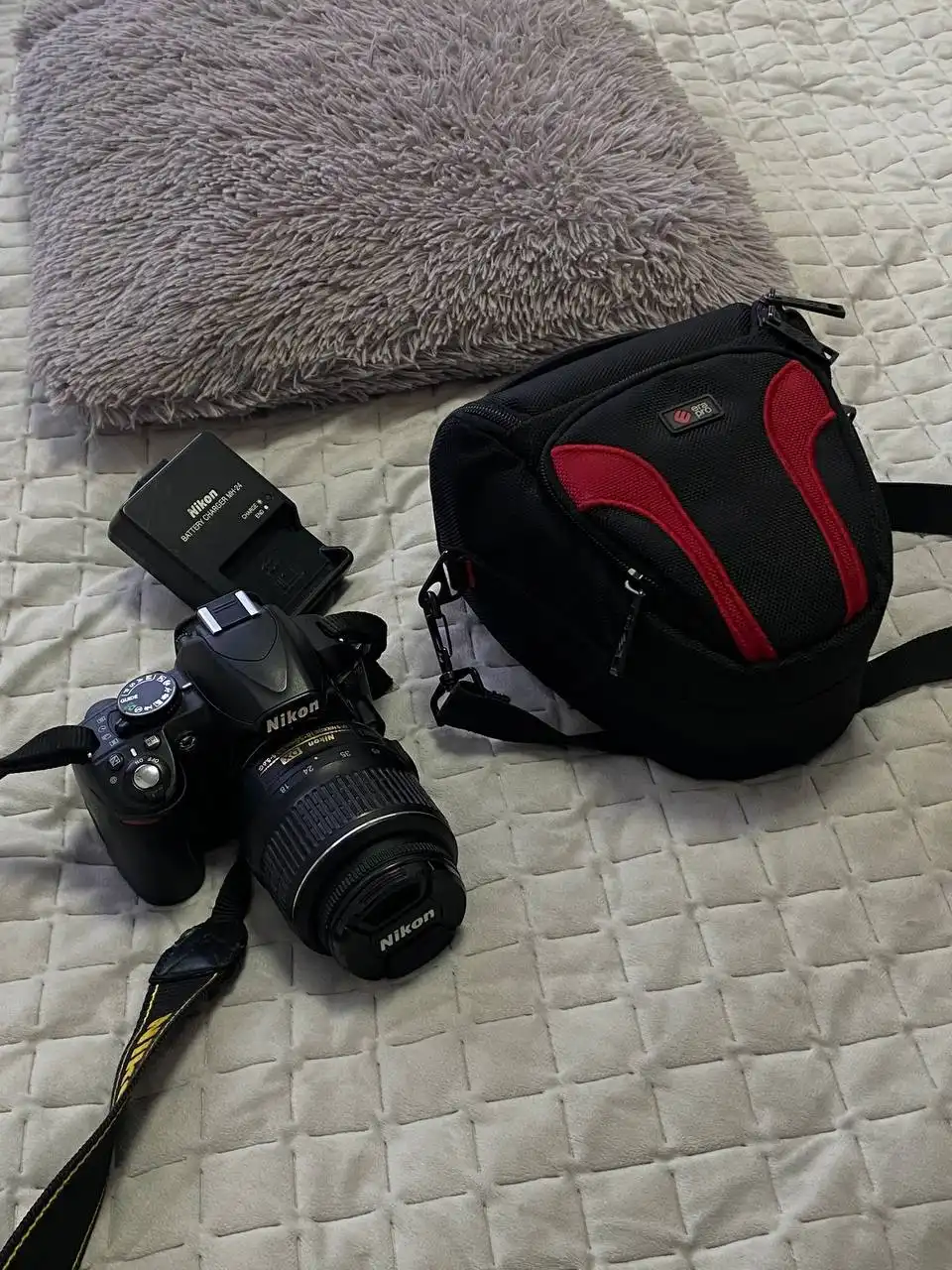 Продам фотоаппарат Nikon D3100 с комплектом