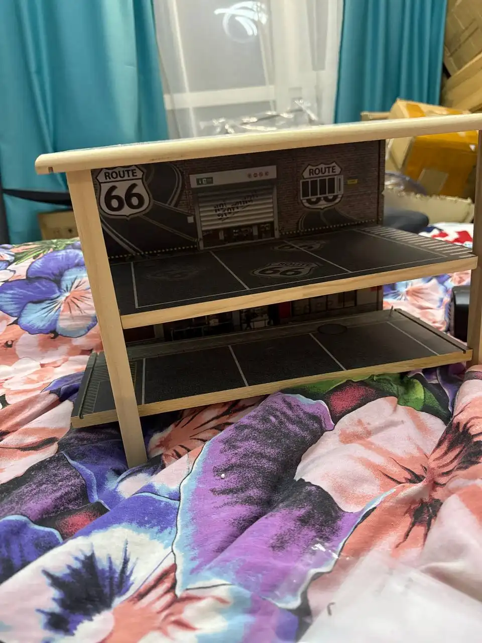 Продажа гаража для машинок с подсветкой