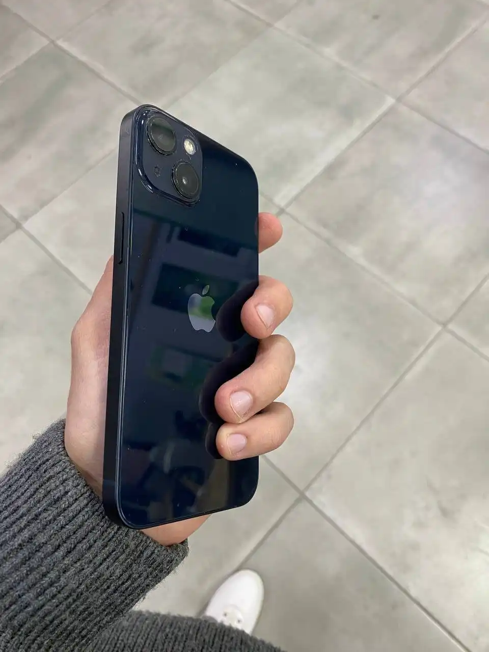 Продажа iPhone 13 128GB Black в идеальном состоянии