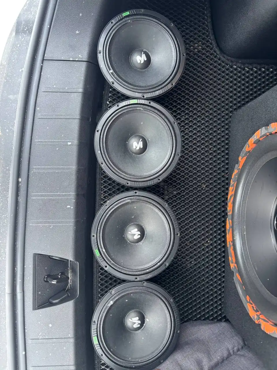 Активный сабвуфер DL Audio Piranha 12A SE и динамики Deaf Bonce Machete MM-60F