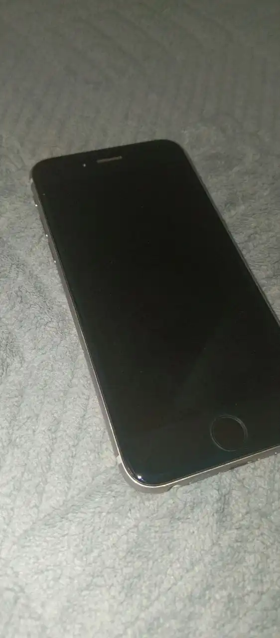 Продам iPhone 6s в отличном состоянии