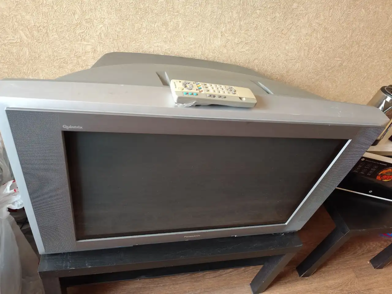 Цветной телевизор с пультом - Телевизоры (Электроника) в Казань