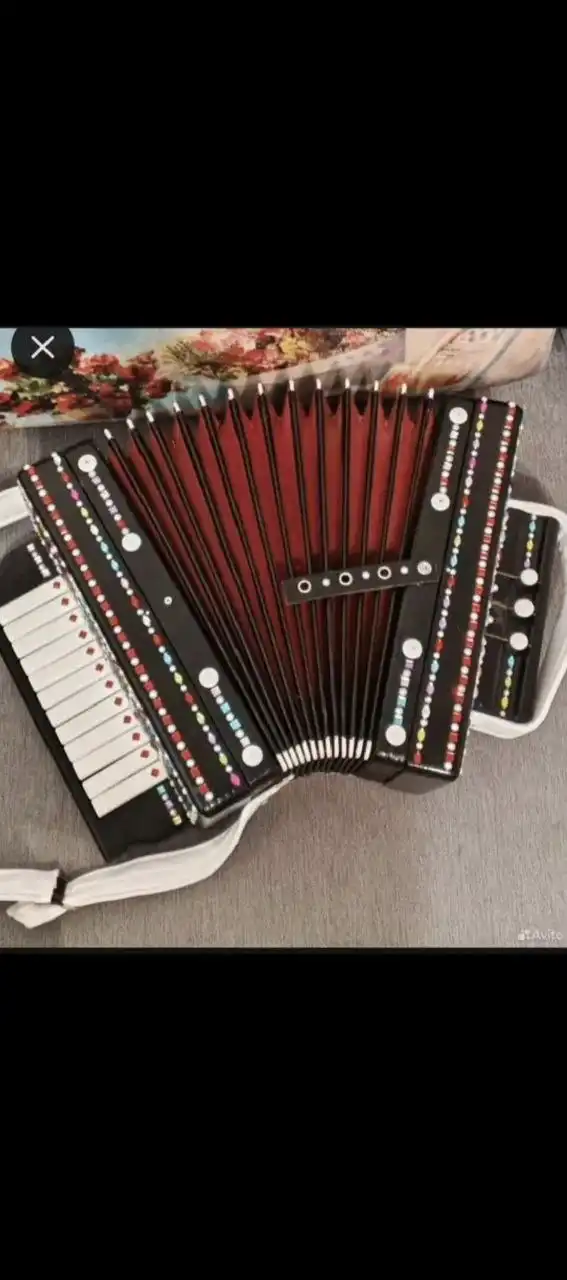 Продажа раритетной тальянки Казанской фабрики музыкальных инструментов - Музыкальные инструменты (Хобби и отдых) в Казань